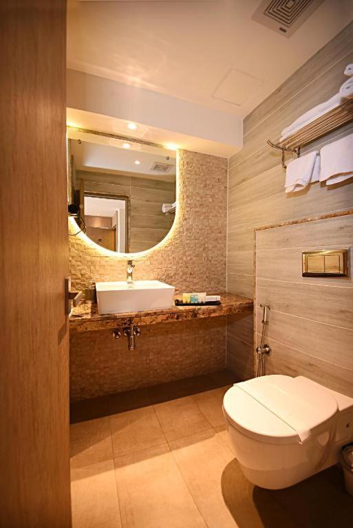 Hotel Tulip Near Delhi Airport New Delhi Buitenkant foto