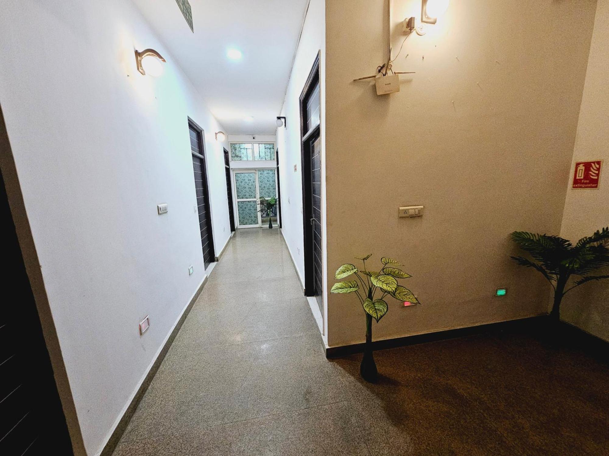 Hotel Tulip Near Delhi Airport New Delhi Buitenkant foto