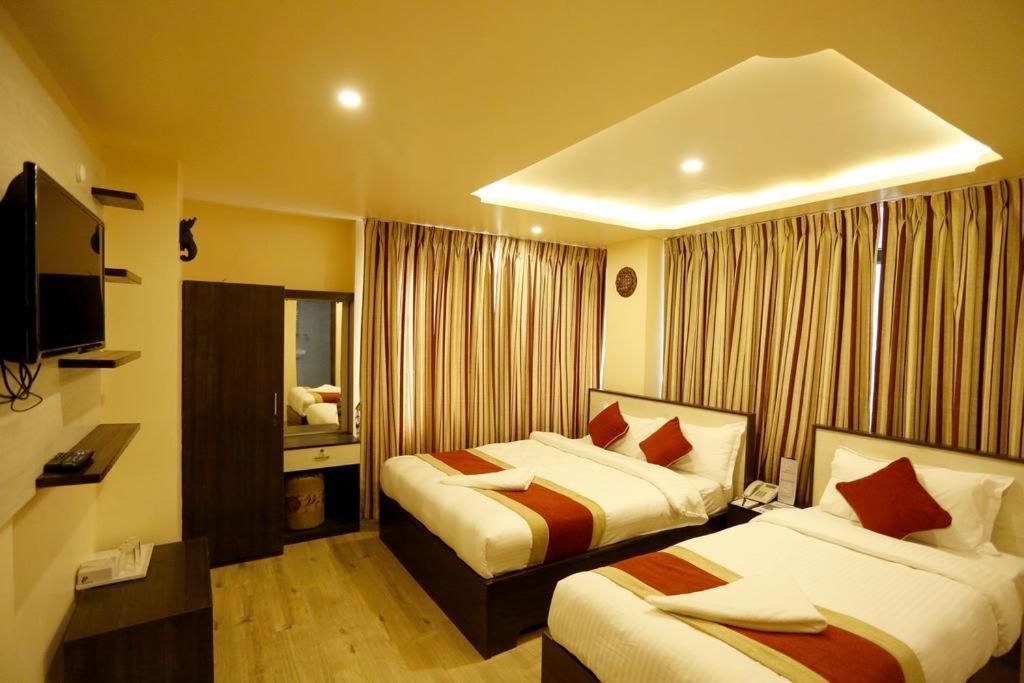 Hotel Tulip Near Delhi Airport New Delhi Buitenkant foto